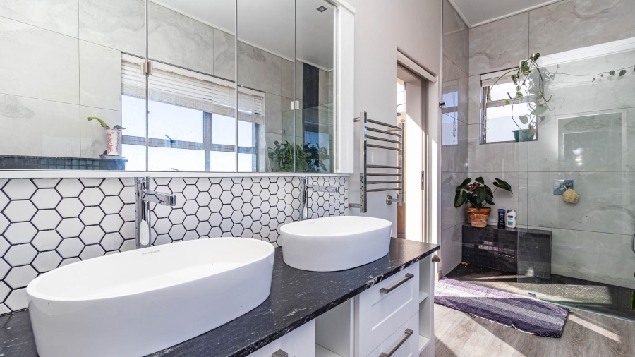 4 Bedroom Property for Sale in Berghof Western Cape